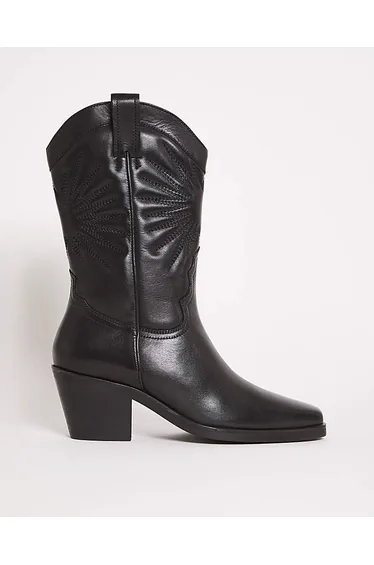 - للمقاسات العريضة جدا