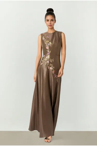 فستان فيمي9 بني ماكسي على شكل حرف A مطرز بطبعة أزهار