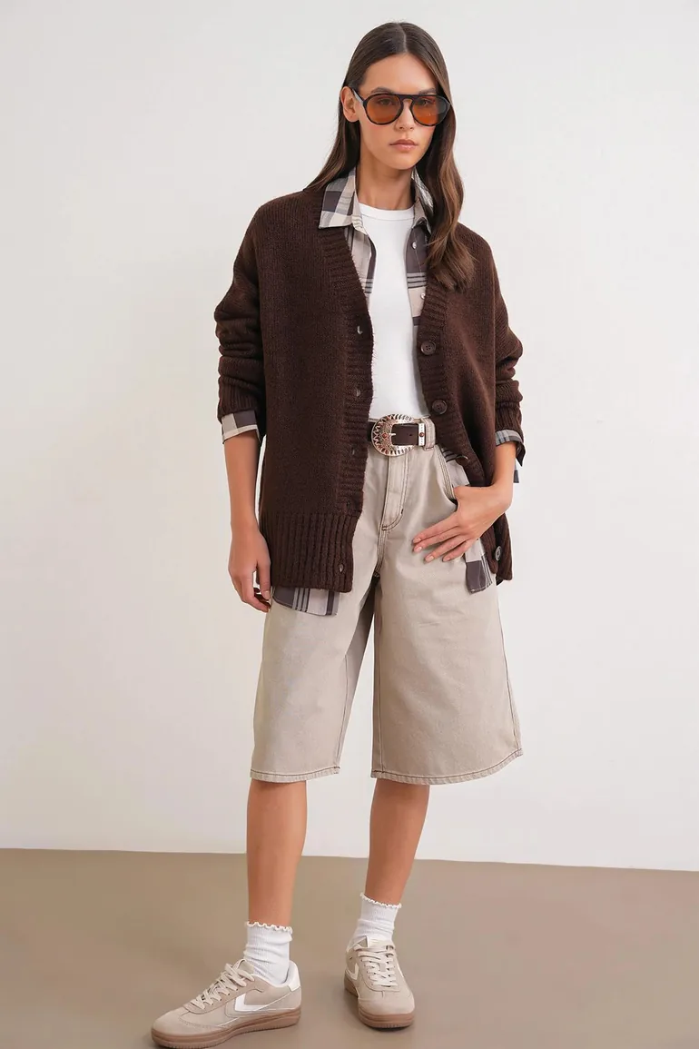 Mixray Buttoned V-Neck Ribbed Knit Cardigan