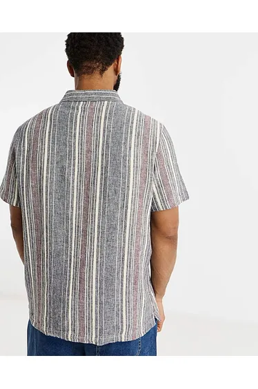 قميص بطبعة مخططة بأكمام متوسطة الطول