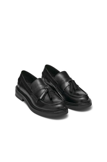 Serilda Fringed Loafers in Breathable Leather