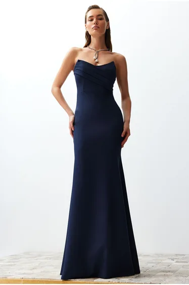 فستان سهرة لون كحلي