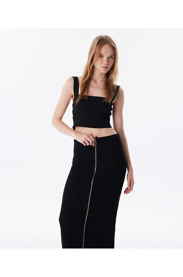 Square neck cropped knitwear