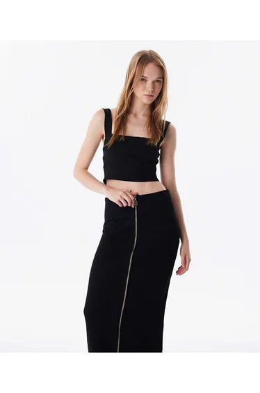 Square neck cropped knitwear