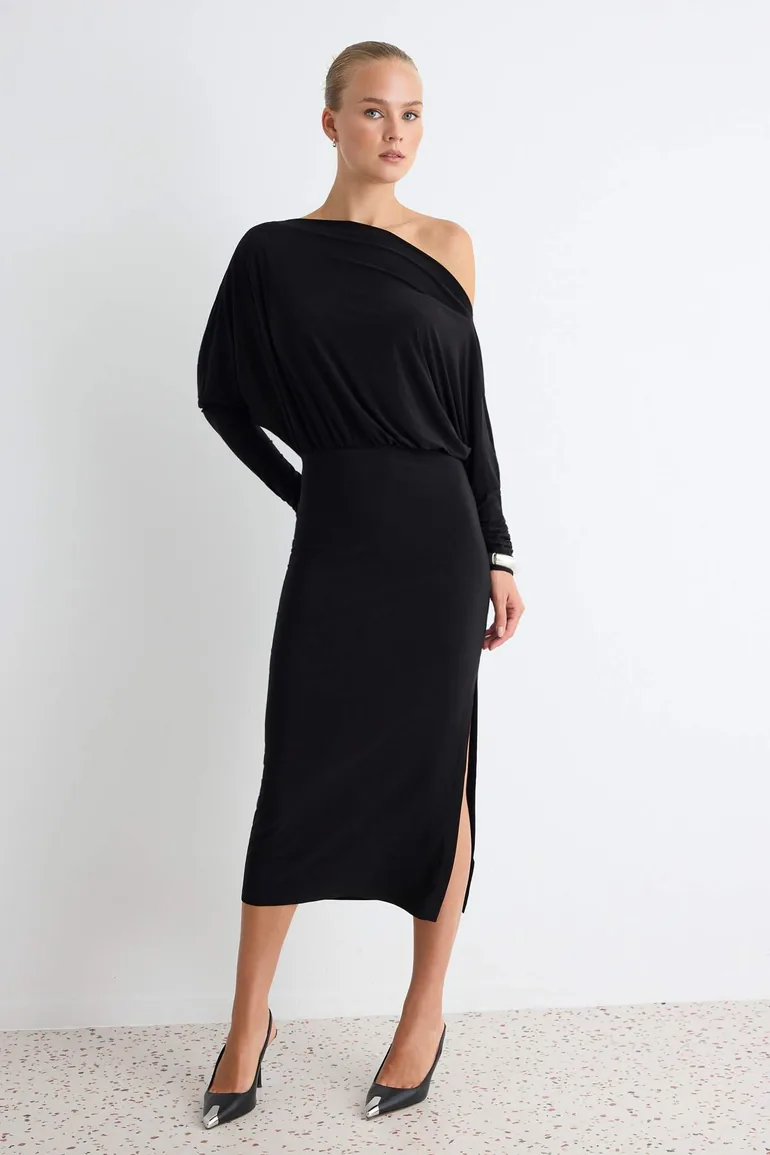 Black Straight Asymmetrical Single Sleeve Fitted Flexible Midi Knitted Dress - 3