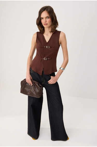 Brown Fitted/V-Neck Sleeveless Interlock Knitted Y Vest