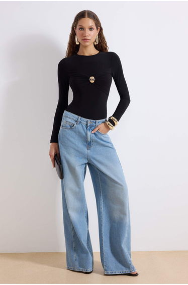 Black Solid Round Neck Long Knitted Sandy Body