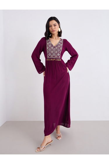 Textured Embroidered Jalabiya with Coin Tassel Detail