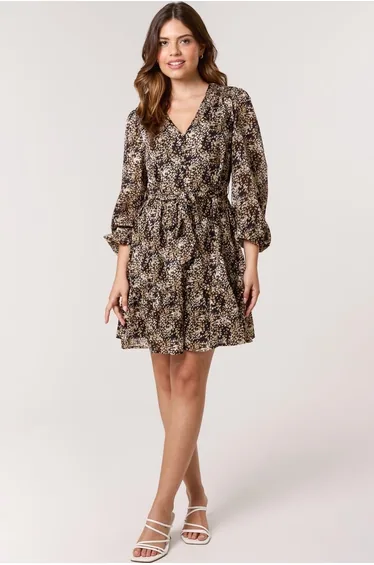 فستان قصير شيفون بحزام و أزرار