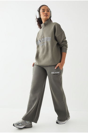 Petite DSGN Studio Applique Straight Leg Jogger - khaki