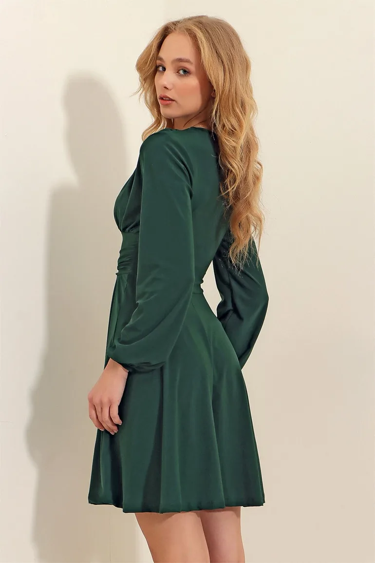 Women's Green Deep V-Neck Flare Sandy Dress - 3