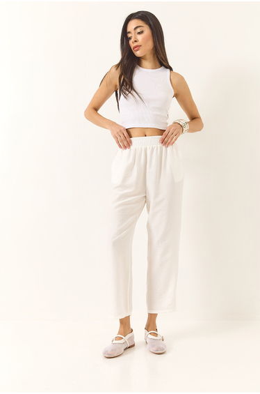 Women's Elastic Waist Pocket Detailed Slim Carrot Cut Trousers