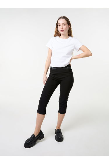 Capri Pants With Belts
