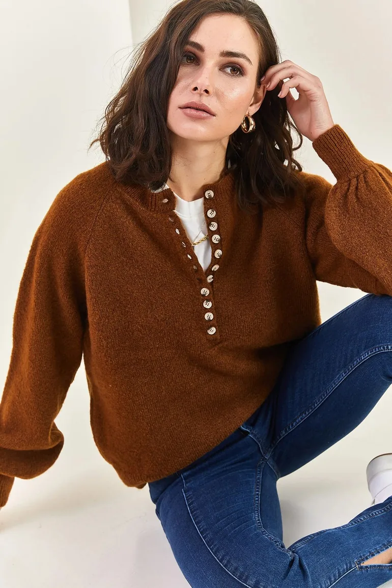 LUCCI Button-Collar Knit Sweater