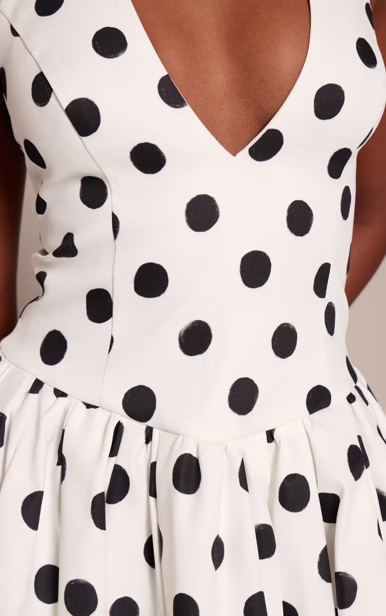 فستان ميداكسي مزموم بياقة هالتر بربطة بطبعة منقطة - 3