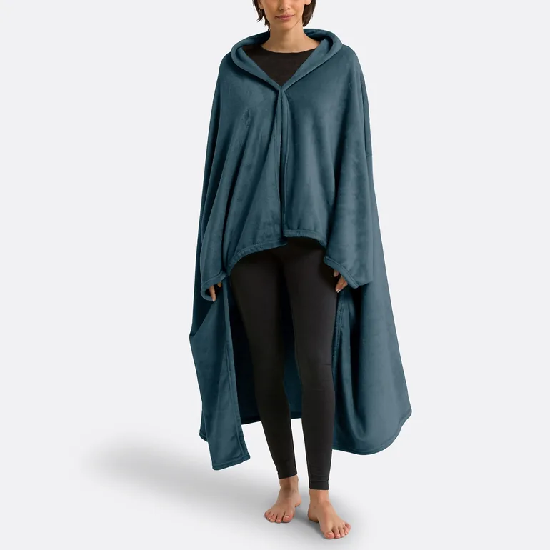 Javi Fleece Throw with Sleeves in Recycled Polyester