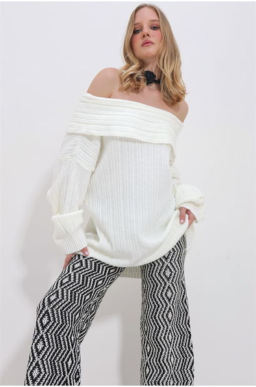 Women's Ecru Madonna Collar Ribbed Oversize Sweater