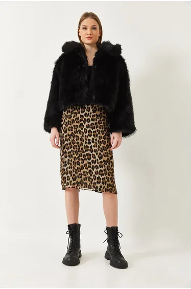 جاكيت هيكوب فرو أسود