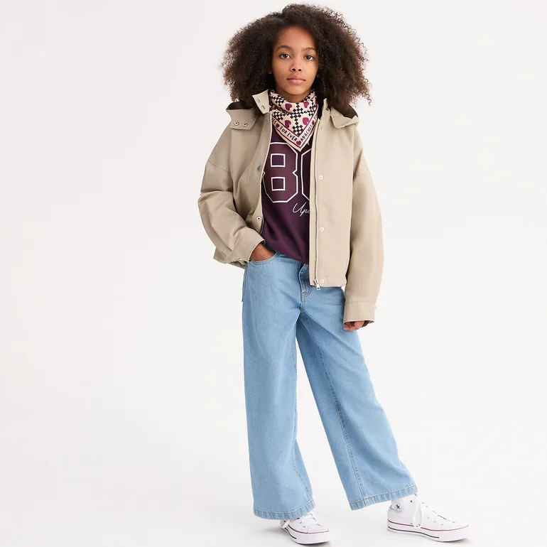 Sporty Urban Lightweight Jacket with Hood