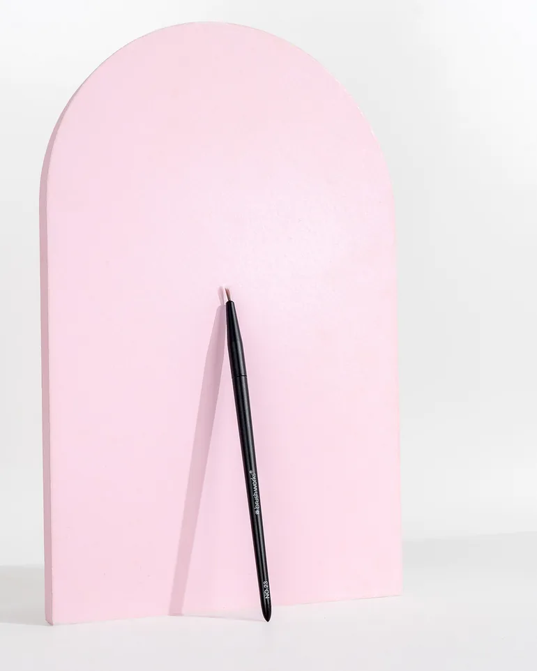 Brushworks No. 23 Precise Liner Brush - 3