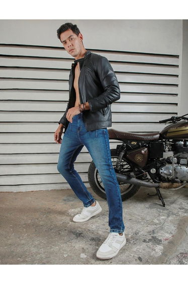 Mid Rise Faded Regular Fit Jeans