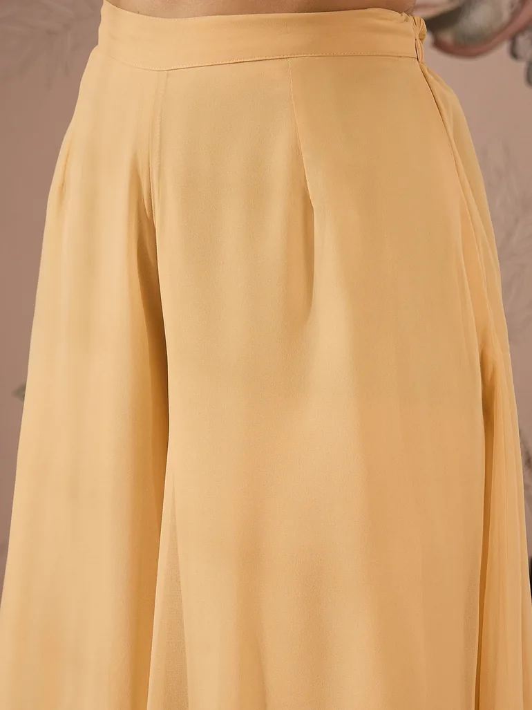 طقم باللون الذهبي - 4