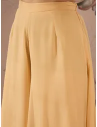 طقم باللون الذهبي - 4