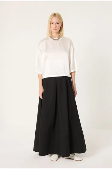A LINE SKIRT WITH POCKET DETAIL
