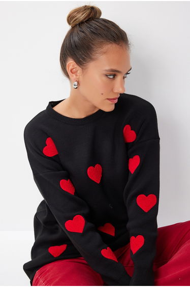 Women's burgundy heart textured oversize knitwear sweater