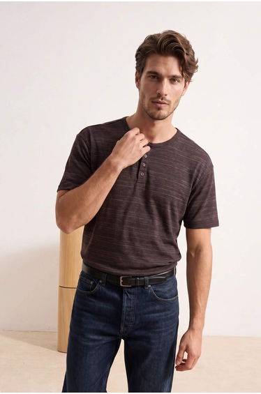 Brown Regular/Normal Cut Buttoned Textured Ribbed Knit T-Shirt