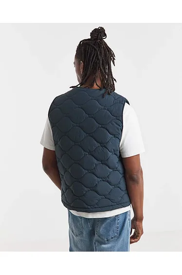 فيست جاكامو باللون الكحلي