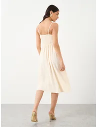 فستان ميدي مزموم بحمالات رفيعة - 4