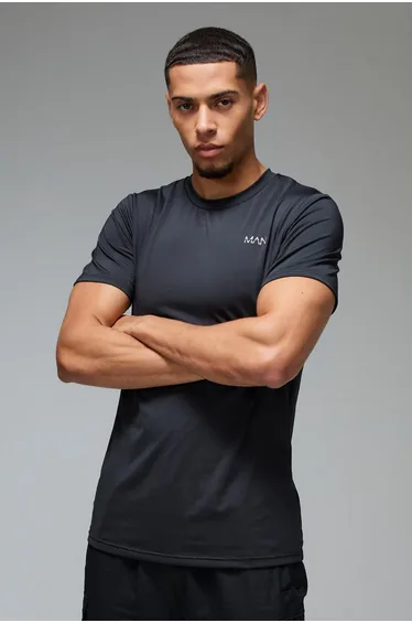Man Active Regular Fit Performance T-shirt - black