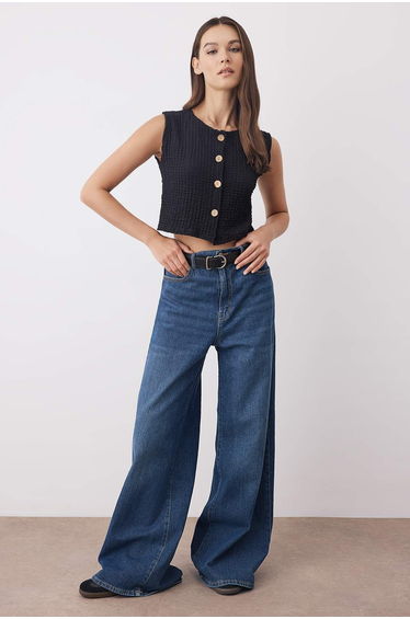 Black Textured Buttoned Fitted Crop Flexible Knit Vest