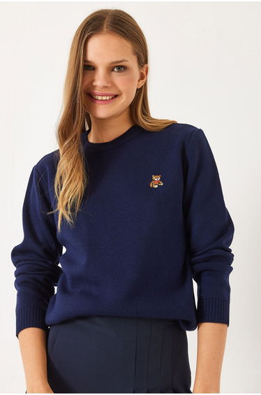 LUCCI Embroidered Crew Neck Sweater