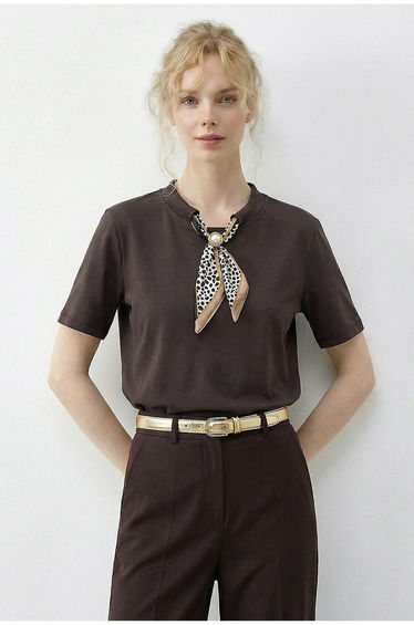 LUCCI Basic Crew Neck T-Shirt with Accessory Detail