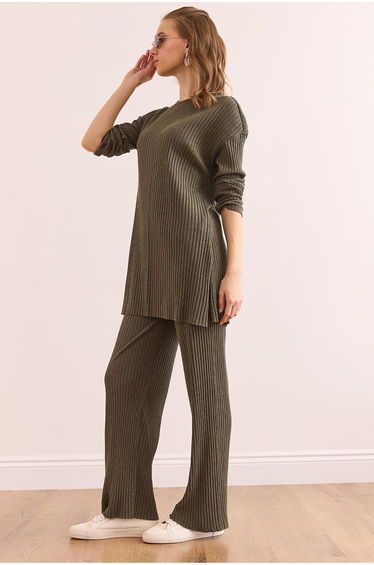 Two-Piece Set - Khaki - Relaxed fit