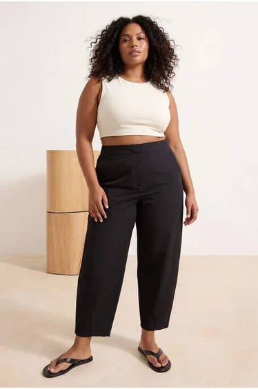 Wardrobe Essentials Black Balloon Fit Plus Size Woven Trousers