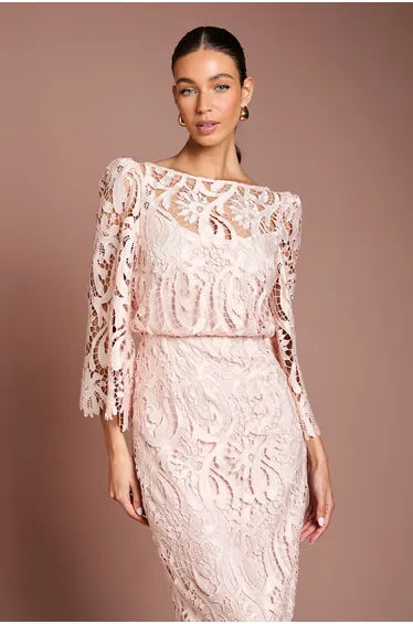 فستان ميدي ساتان و دانتيل بأكمام بحافة واسعة