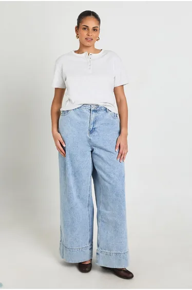 Plus Deep Hem Cuff Wide Leg Jean - light wash