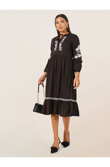 Embroidered Long Sleeves A-Line Midi Dress