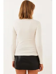 Women's Crew Neck Basic Top - 4