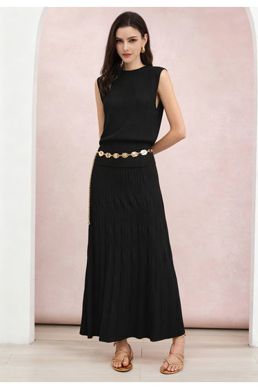 Fluid Textured Ribbed Knit Maxi Skirt in Black for Business Casual & Holiday Outings