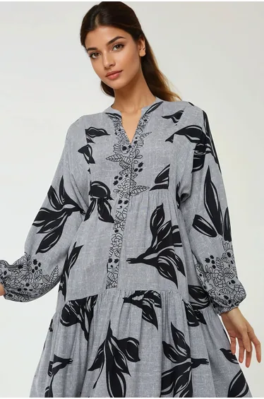 فستان ماكسي بأكمام طويلة بطبعة