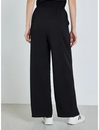 Women Black Wide Leg Trousers with Drawstring - 3