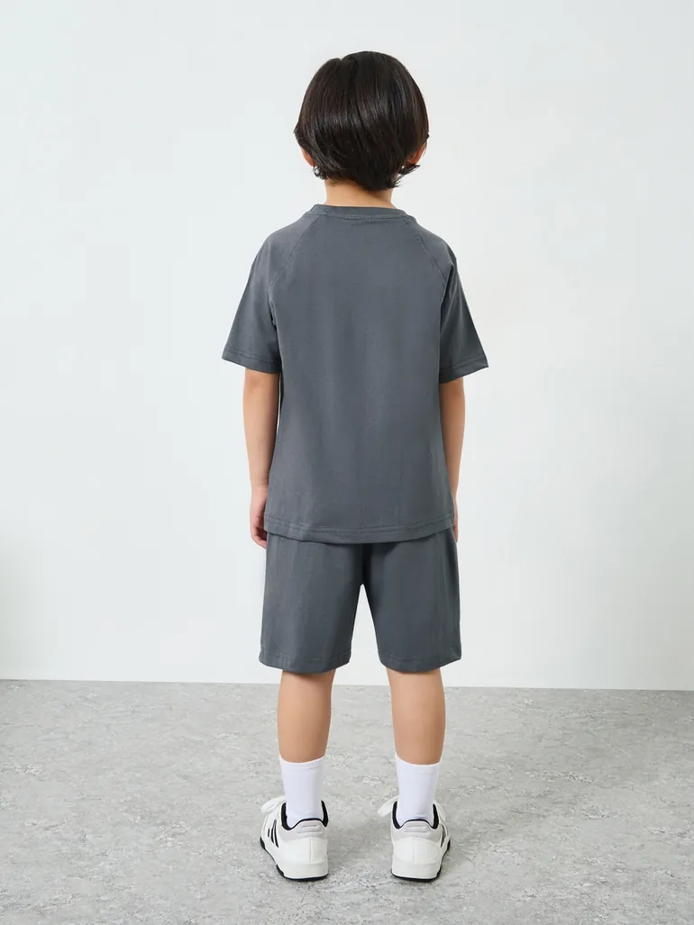 Boys Raglan Sleeve T-shirt and Badge Detail Shorts Set - 5