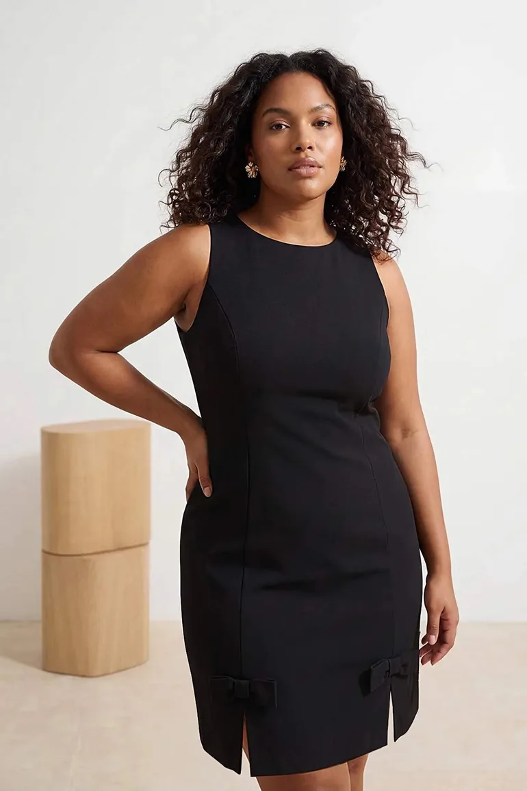 Black Finike Woven Plus Size Dress - 1