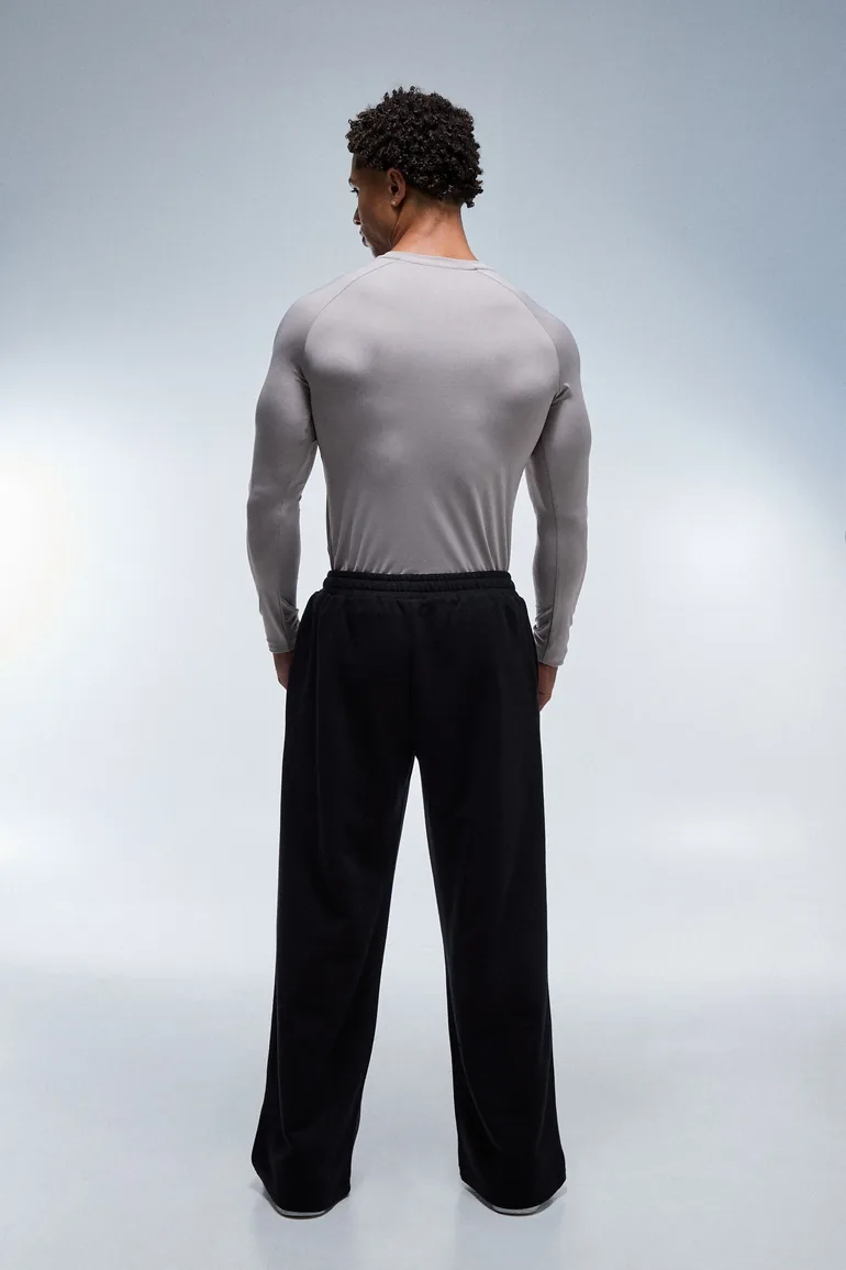 Man Active Muscle Fit Long Sleeve T-shirt - taupe - 2