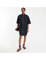 فستان قصير دينيم فضفاض بطبعة شعار - 1