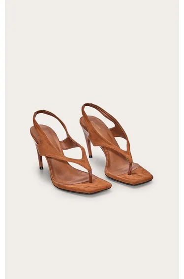 صندل بريتي ليتل ثينق باللون البيج